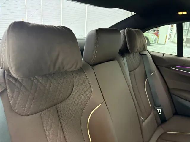 BMW 5 Series — Фото автомобиля 13