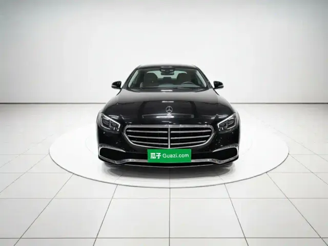 Mercedes-Benz E-Class — Фото автомобиля 2
