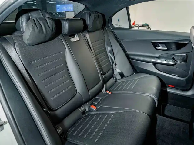 Mercedes-Benz C-Class — Фото автомобиля 20