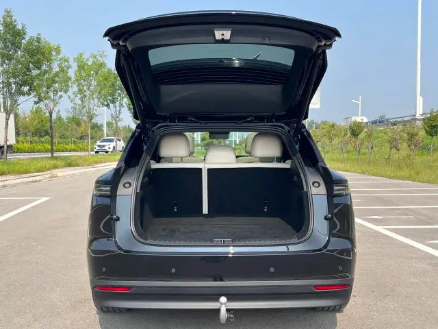 Li Auto i6 — Фото автомобиля 20