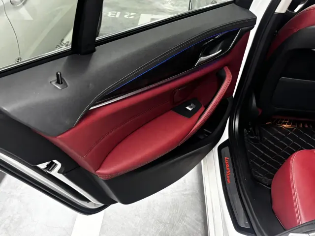 BMW 5 Series — Фото автомобиля 10