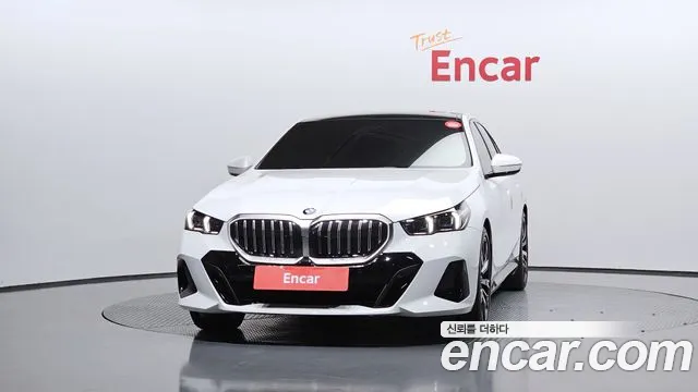 BMW 5-Series 5 серия (G60) 530i xDrive M Sport — Фото автомобиля 3