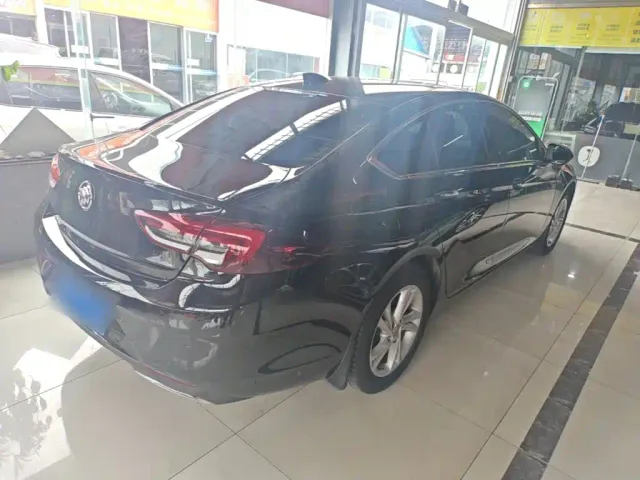 Buick Regal — Фото автомобиля 6