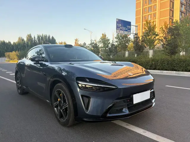 Xiaomi YU7 — Фото автомобиля 3