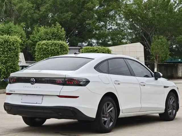 Volkswagen Lamando — Фото автомобиля 5