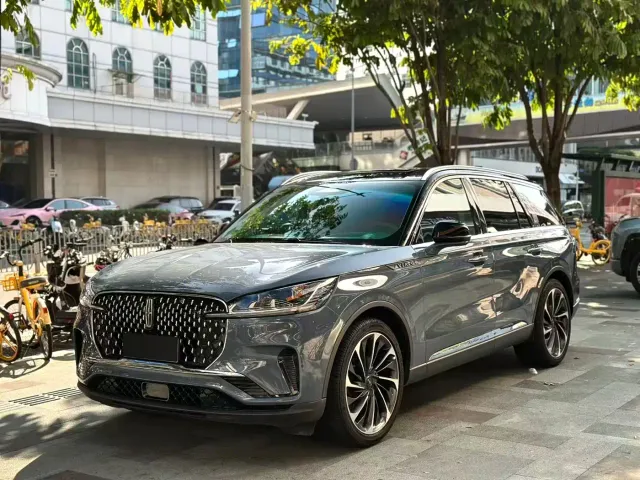 Фотография автомобиля — Lincoln Aviator