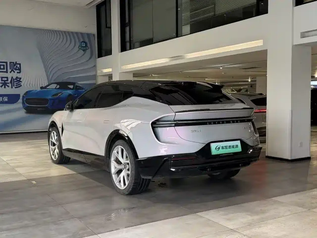 Lotus Eletre — Фото автомобиля 9