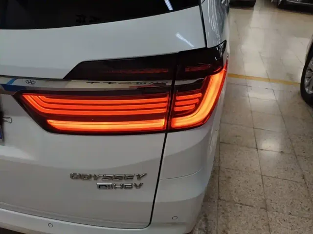 Honda Odyssey — Фото автомобиля 7