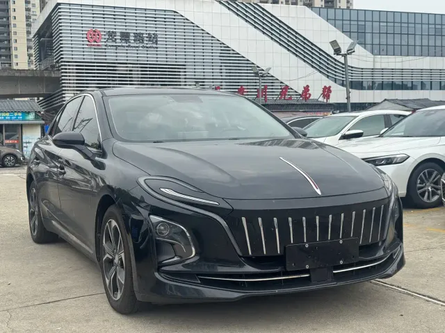 Фотография автомобиля — Hongqi E-QM5