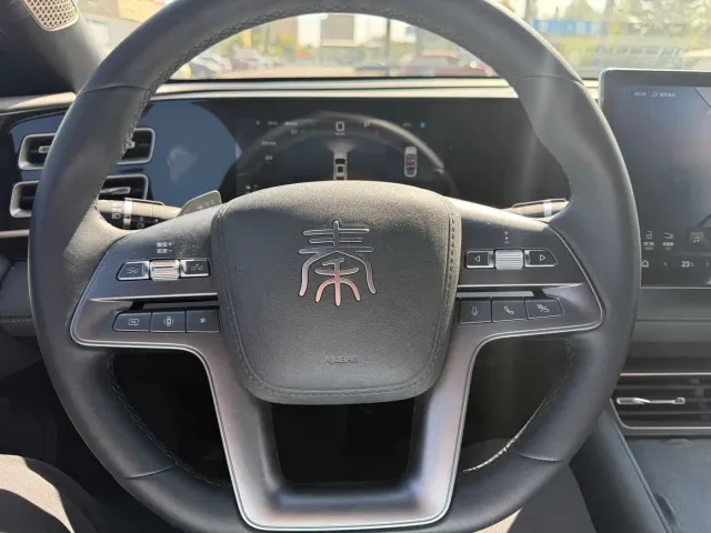 BYD Qin L — Фото автомобиля 17