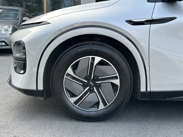 Xpeng G6 — Фото автомобиля 14