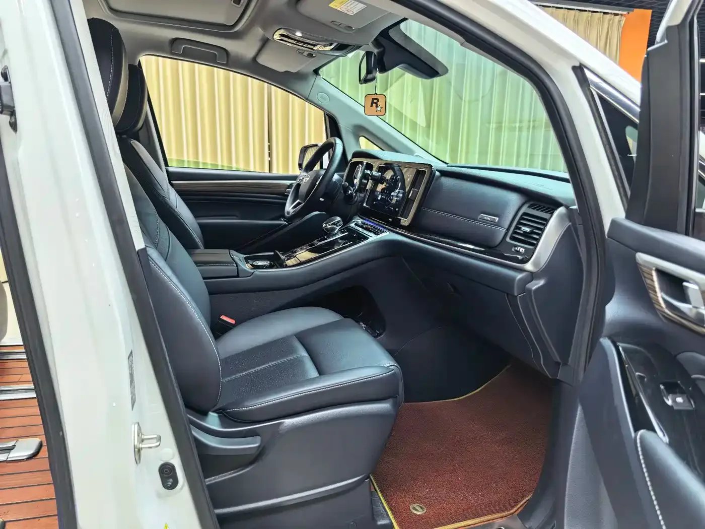 GAC Trumpchi Trumpchi M8 2023 Master Series 390T Ultimate Edition — Фото автомобиля 13