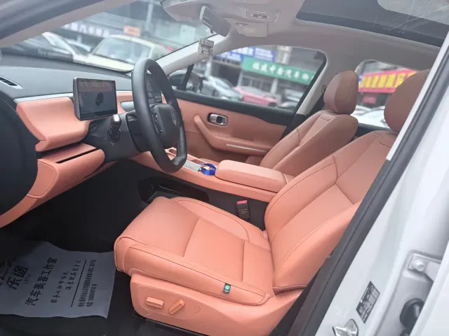 Leapmotor C10 — Фото автомобиля 7