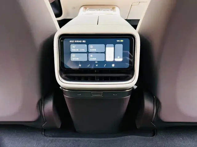 Xiaomi SU7 — Фото автомобиля 17