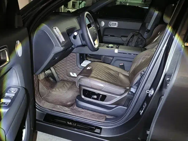 Li Auto L8 — Фото автомобиля 8