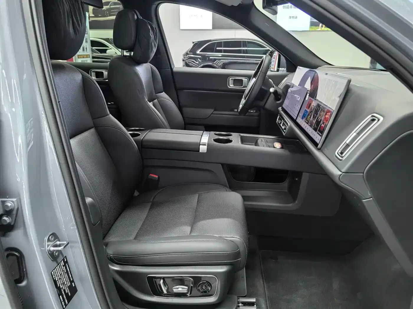 Li Auto Li L8 2025 Ultra Smart Renewal Edition — Фото автомобиля 9