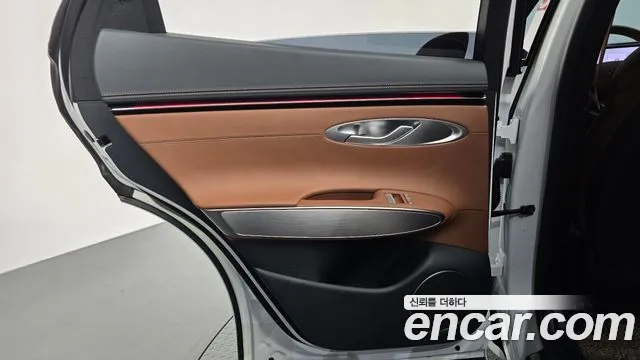 Genesis GV70 — Фото автомобиля 14
