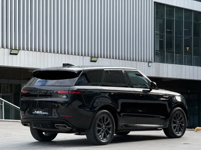 Land Rover Range Rover Sport — Фото автомобиля 8
