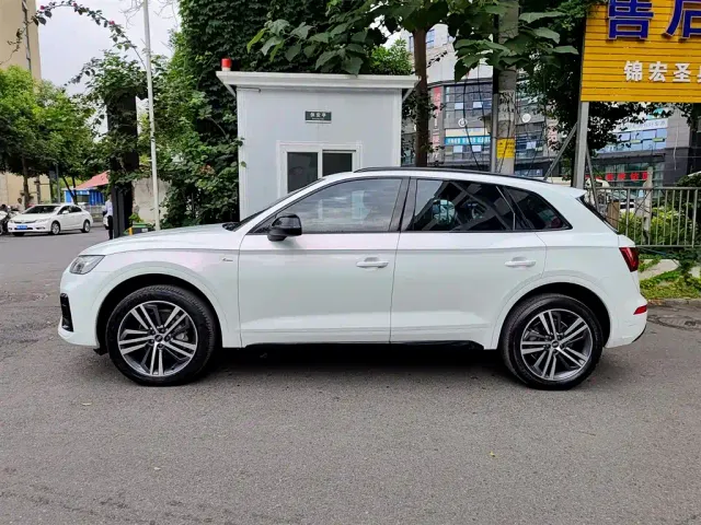 Audi Q5L — Фото автомобиля 3