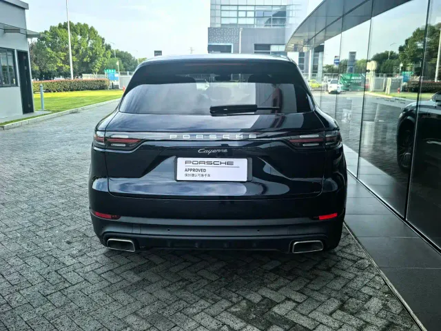 Porsche Cayenne — Фото автомобиля 11