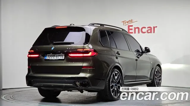 BMW X7 — Фото автомобиля 2