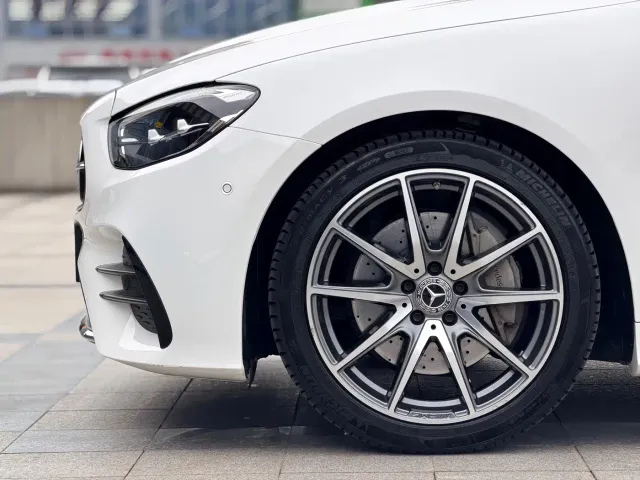 Mercedes-Benz E-Class — Фото автомобиля 3