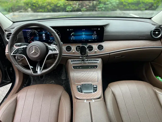 Mercedes-Benz E-Class — Фото автомобиля 9