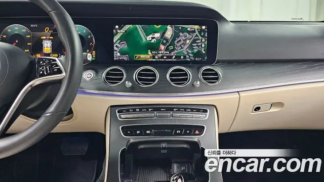 Mercedes-Benz E-Class — Фото автомобиля 26