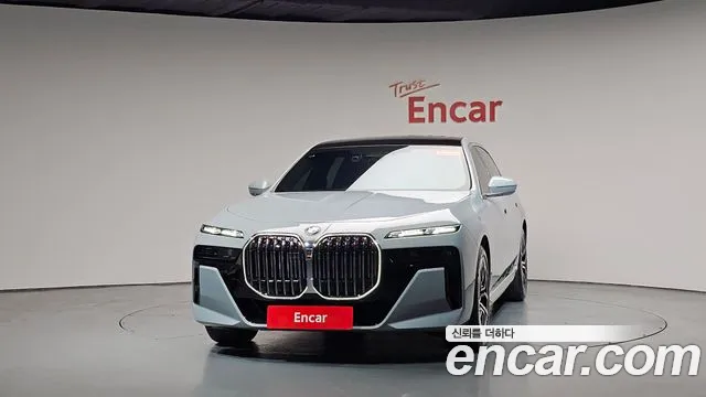 BMW 7-Series 7 серия (G70) 740i sDrive M Sport — Фото автомобиля 3
