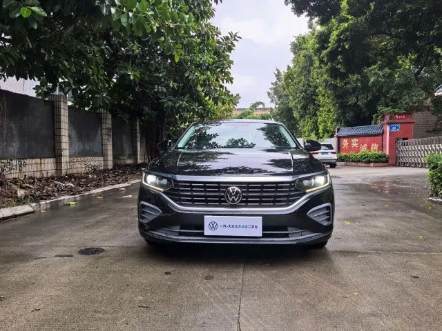Volkswagen Passat — Фото автомобиля 2