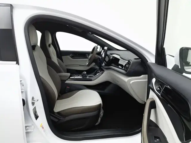 BYD Qin PLUS — Фото автомобиля 23
