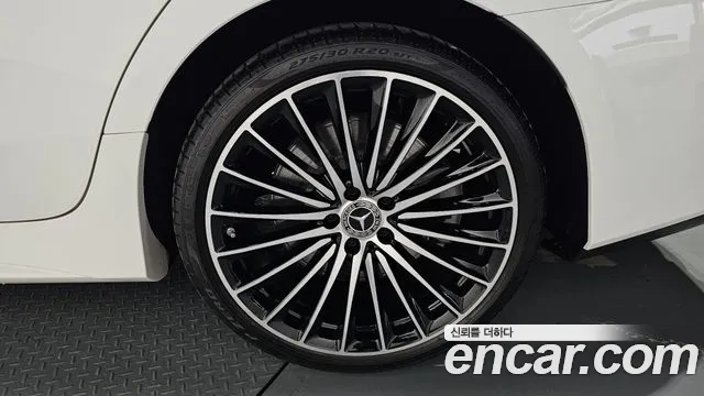 Mercedes-Benz CLS-Class — Фото автомобиля 16