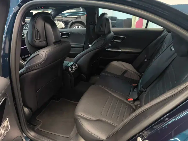 Mercedes-Benz C-Class — Фото автомобиля 9