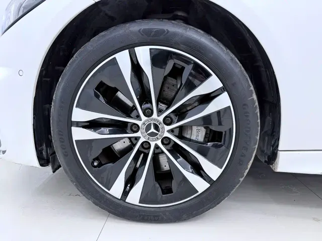 Mercedes-Benz C-Class — Фото автомобиля 17