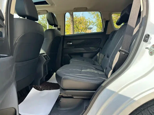 Mitsubishi Outlander — Фото автомобиля 16