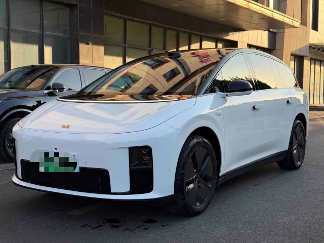 Фотография автомобиля — Li Auto i8