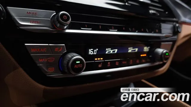 BMW 5-Series — Фото автомобиля 18