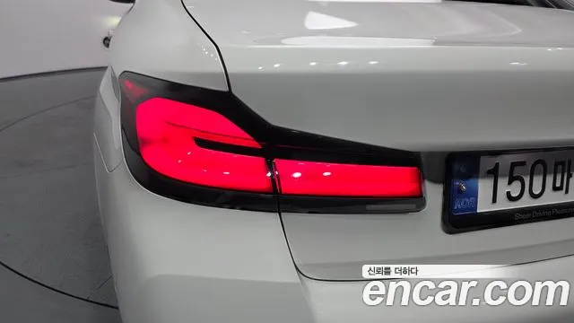 BMW 5-Series — Фото автомобиля 21