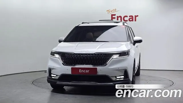 Kia Canival — Фото автомобиля 3