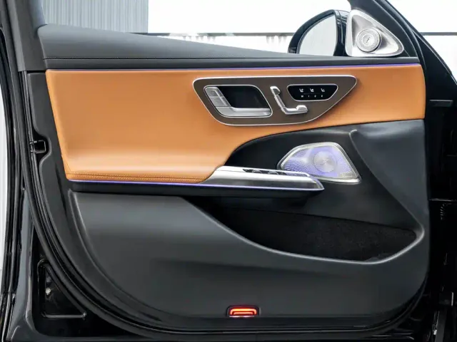 Mercedes-Benz E-Class — Фото автомобиля 22