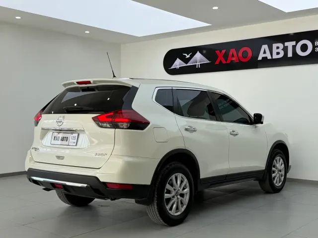 Nissan X-Trail — Фото автомобиля 6