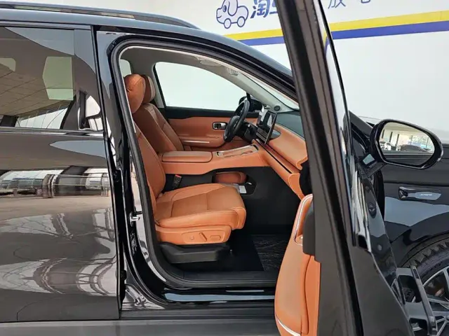 Leapmotor C16 — Фото автомобиля 8