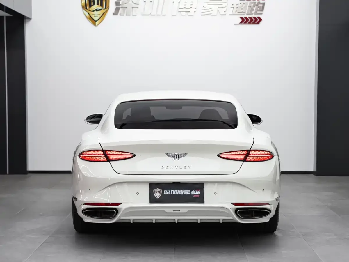 Bentley Continental Plug-in Hybrid 2025 GT Ultimate Edition — Фото автомобиля 4