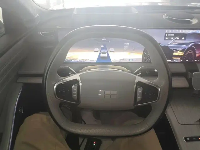 Geely Galaxy E8 — Фото автомобиля 10
