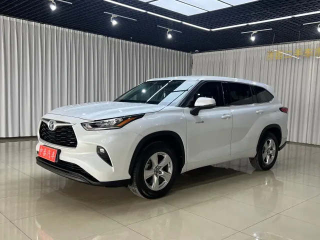 Фотография автомобиля — Toyota Highlander