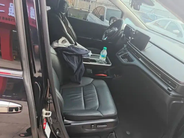 Honda Odyssey — Фото автомобиля 24