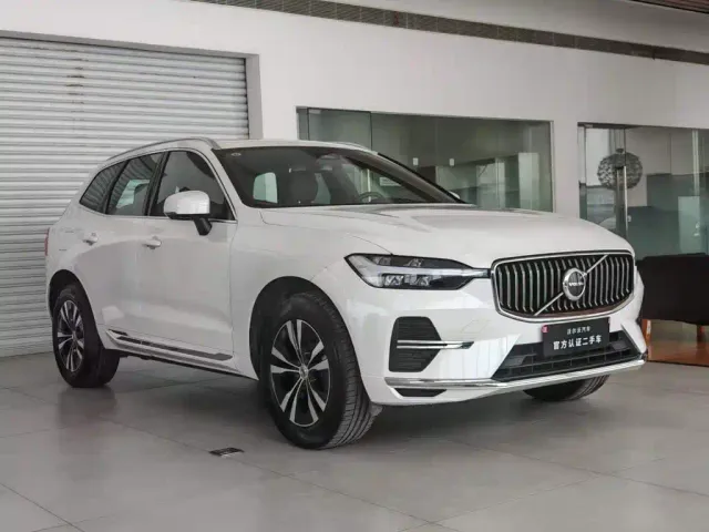 Volvo XC60 — Фото автомобиля 3