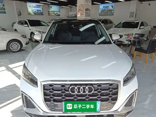 Audi Q2L — Фото автомобиля 2