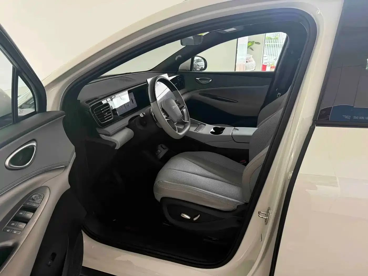 BYD Sealion 06 New Energy 2025 DM-i 170 Pilot Pro Edition — Фото автомобиля 10