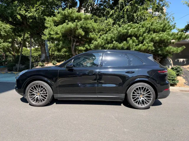 Porsche Cayenne — Фото автомобиля 16